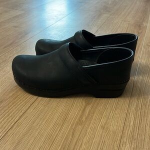 Danko Professional Black Oiled Clog